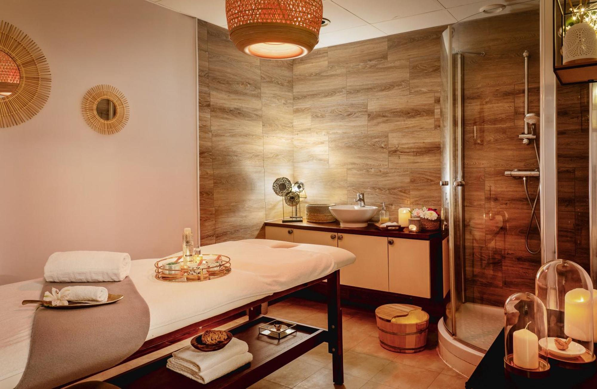 Hotel Valdys Thalasso & Spa - La Baie دوارنونيه المظهر الخارجي الصورة