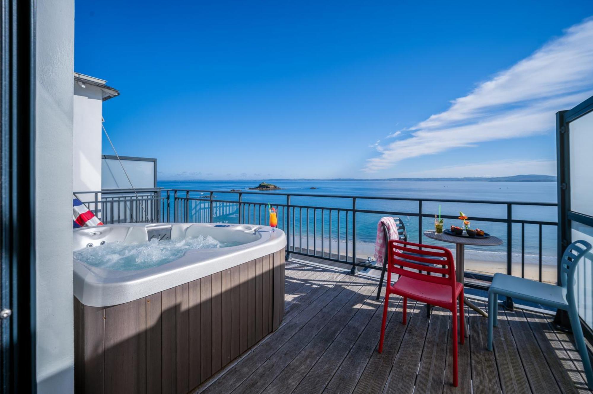Hotel Valdys Thalasso & Spa - La Baie دوارنونيه المظهر الخارجي الصورة